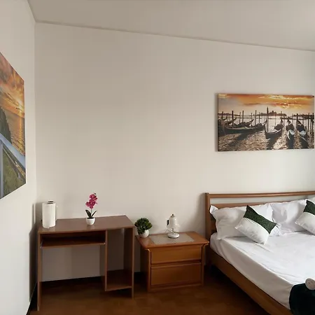 Leone Di בית אירוח