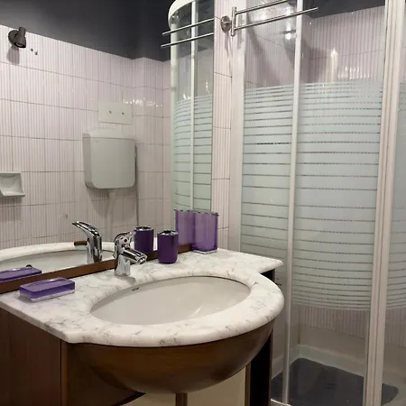 בית אירוח Leone Di *